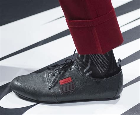 scarpe prada uomo con stringhe rosse|Scarpe Prada Uomo .